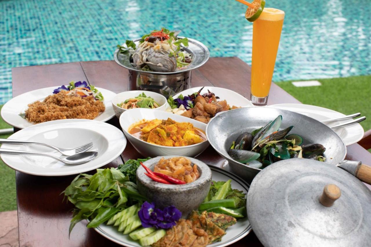 Mai Morn Resort Sha Plus Phuket Exteriör bild