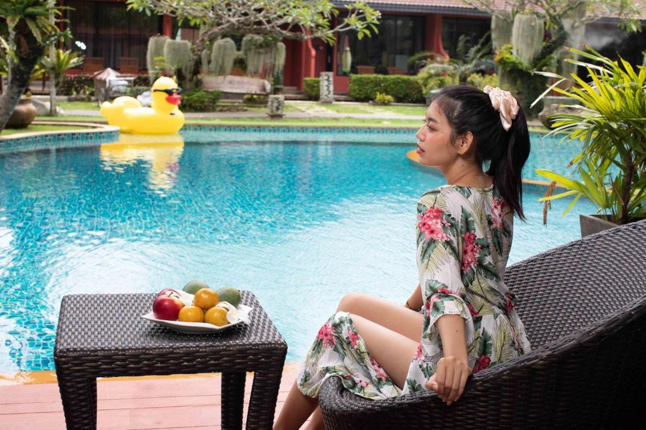 Mai Morn Resort Sha Plus Phuket Exteriör bild
